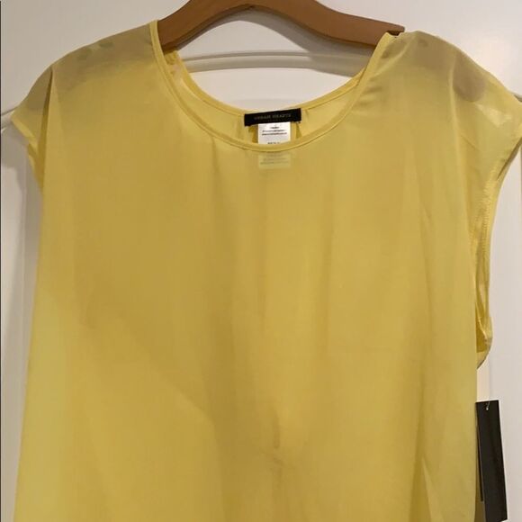 🎉Last deal🎉Urban Hearts yellow top🤩 - Picture 3 of 6